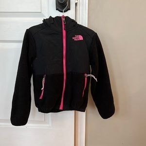 Size 3/4 Girls North Face Denali jacket.